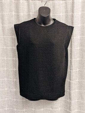 Women's Black Textured Sleeveless Crew Neck Shirt